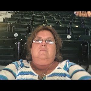 Meet your Posher, Suzanne